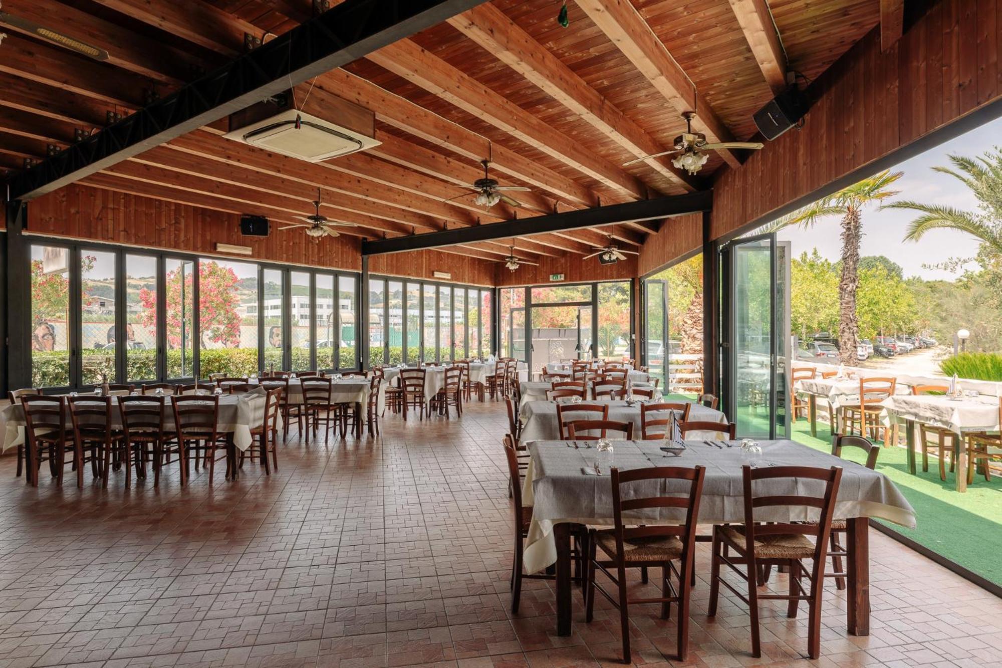 Village Lake Placid Silvi Marina Exterior foto
